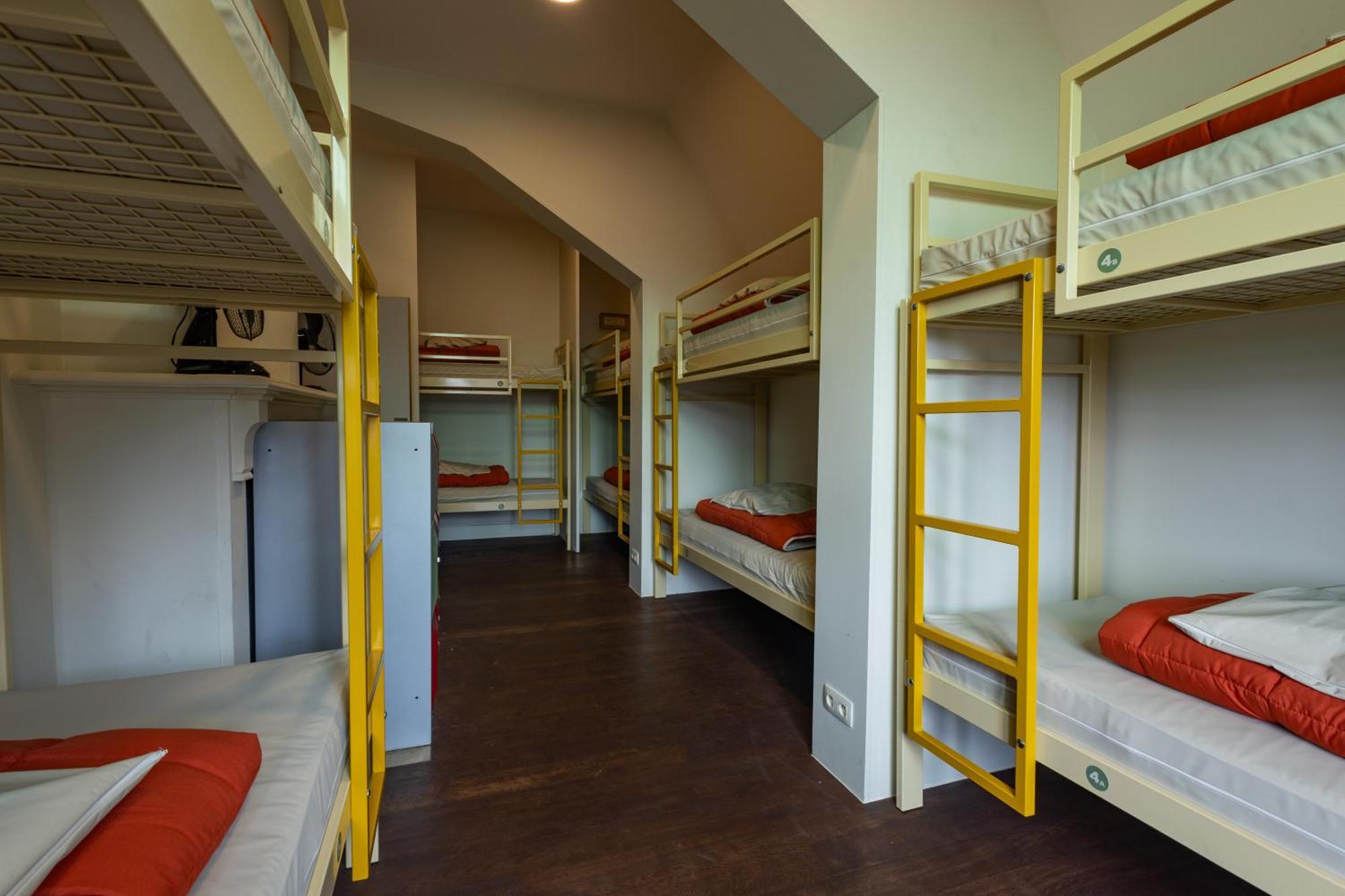 Hostel Uppelink Гент Екстериор снимка